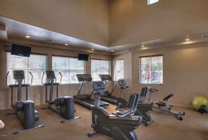 Fitness facility - Quiet, spacious, and great location. (Mesa)