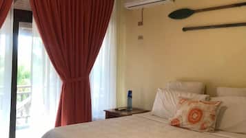 Deluxe Room | In-room safe, individually decorated, individually furnished, desk
