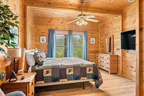 5 bedrooms, free WiFi, bed sheets