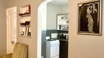 Entrance to kitchen from living room