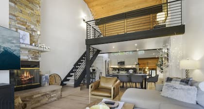 Ridgepoint 127 Mountainside Lux Townhome Ski Out