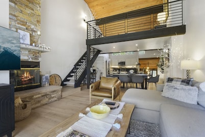 Ridgepoint 127 Mountainside Lux Townhome Ski Out