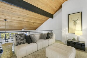 Televisie en een open haard