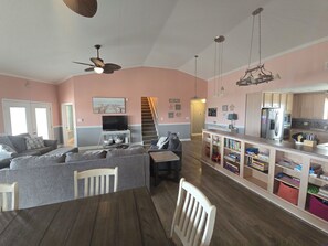 Smart TV, DVD player, books, offices