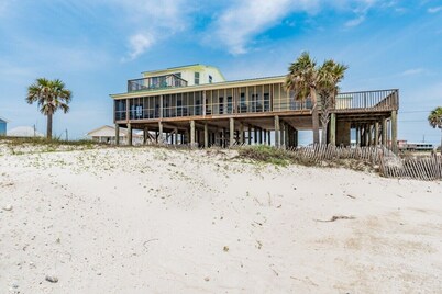Screened in Porch 5 BR/4.5 Bath - sleeps 14-18 w/Beach Gear, Cargo Lift