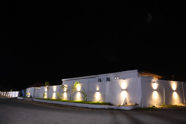 Exterior - Apartment booking (Accra)