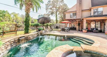 Private Pool and Spa, Spacious and Elegant, and Centrally Located Huge Estate