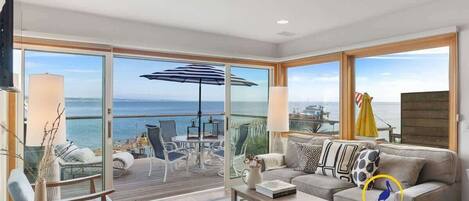 Smart TV, fireplace, offices