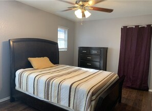 3 habitaciones, tabla de planchar con plancha y wifi gratis