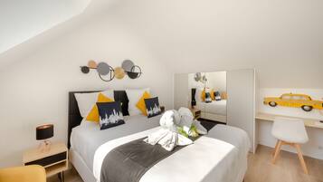 3 bedrooms, iron/ironing board, travel cot, free WiFi