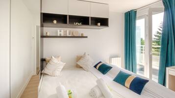 3 bedrooms, iron/ironing board, travel crib, free WiFi