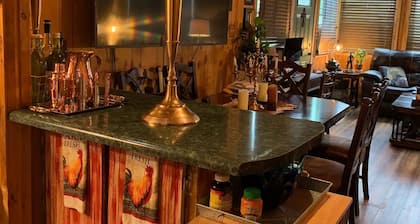 LoneStar Cabin @ HomeAway Ranch