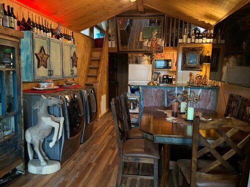 LoneStar Cabin @ HomeAway Ranch