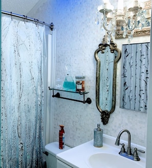 Eco-friendly toiletries, hair dryer, towels, soap - Bavarian Cabin @ HomeAway Ranch & Noah Animal Sanctuary (Boerne)