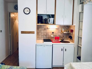 Private kitchen - Logement Équipé aux Pieds des Pistes du Seignus (Allos)