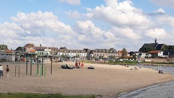 Vlak bij het strand
