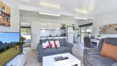 Wallaby Gully Farm Cottage - Peace, Quiet, Serenity