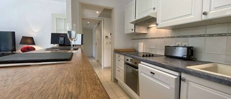 Fridge, microwave, oven, dishwasher