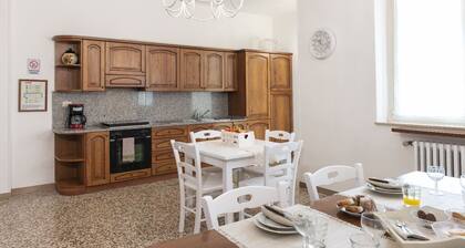 Small villa near the historic center with free parking
