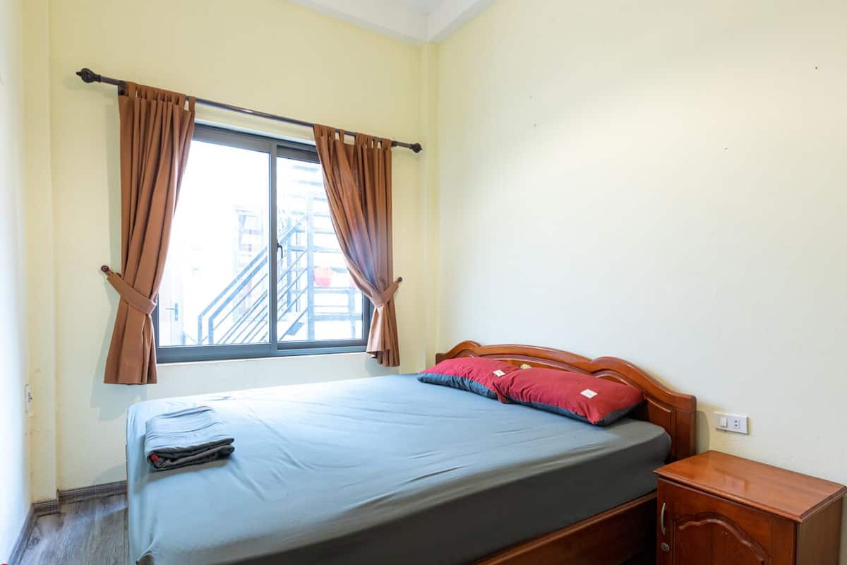 Junior Studio Suite | Desk, soundproofing, iron/ironing board, free WiFi