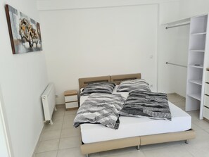 2 bedrooms, free WiFi, bed sheets - Fafa Home With Pool (Essen)