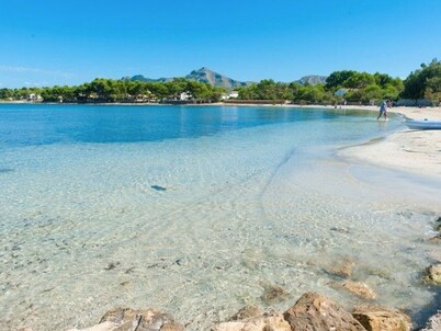 Sea view villa with pool, only 20 metres to the beach of Barcares, Alcudia