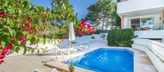 Meerblick-Villa mit Pool, nur 20 Meter zum Strand von Barcares, Alcudia