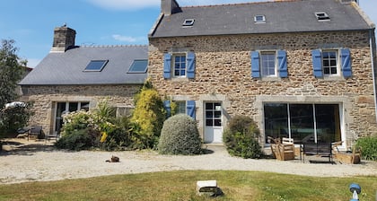 Au-dessus du Port, Grande Ferme Chaleureuse