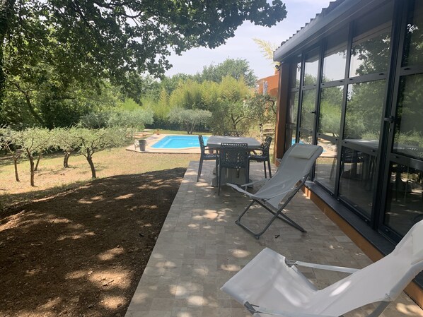 Outdoor dining - Studio Tout Equipé Dans Résidence Particulière en Plein Centre de Draguignan (DRAGUIGNAN)