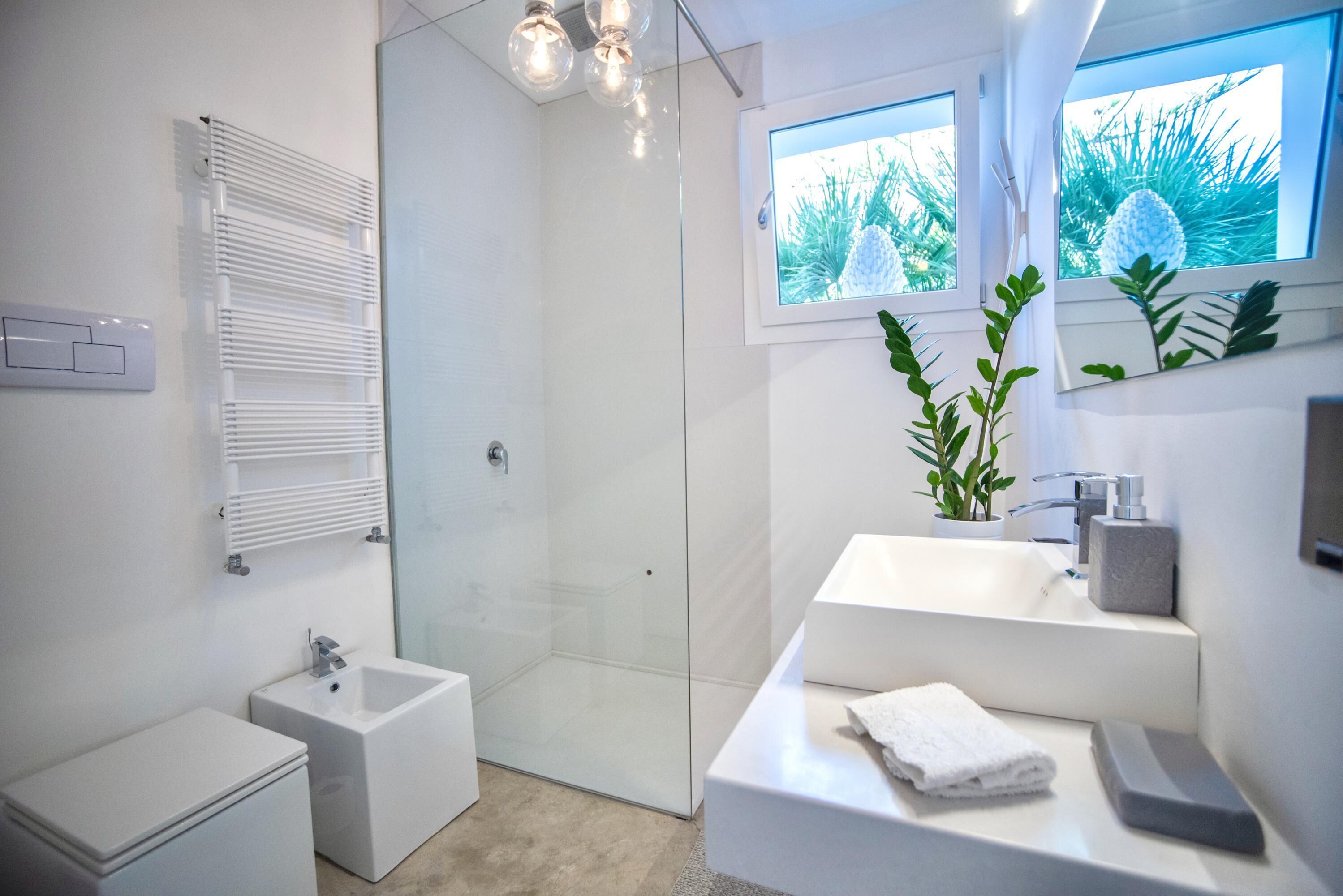 Doccia, asciugacapelli, bidet, asciugamani