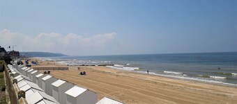 Cosy new apartment 300m from the sea