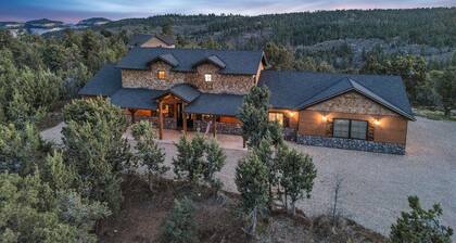 East Zion Mesa Retreat| Luxury Meets Adventure