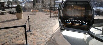 Walk to Shops & Restaurants| Ski Shuttle to Beaver Creek & Vail Slopes