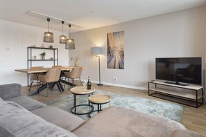 TV - Spacious and luxurious apartment - Kaag Resort (27) (Warmond)