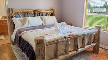 4 chambres, bureau, fer et planche Ă repasser, lit parapluie