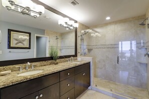 Bathtub, hair dryer, towels - 3201 SeaCrest -3 bedroom Premier Direct Ocean Front Villa (Hilton Head Island)