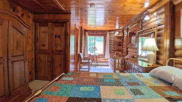 2 bedrooms, iron/ironing board, WiFi