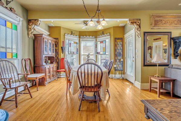 Dining - A Bonnie Place rear yard driveway, All Star Village, Colleges Oneonta & Hartwick (Oneonta)
