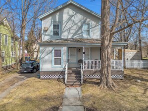 Exterior - A Bonnie Place rear yard driveway, All Star Village, Colleges Oneonta & Hartwick (Oneonta)