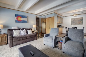 Condo, 1 Bedroom | Living area | Fireplace