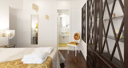4 bedroom apartment on the city's main avenue