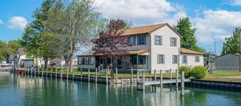 Spacious Home Off Lake St Clair On Harsens Island