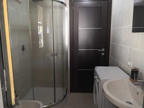 Shower, bidet, towels, toilet paper - Residence Terrazza Vendicari (San lorenzo, Noto)