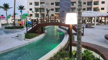 Innenpool, Außenpool