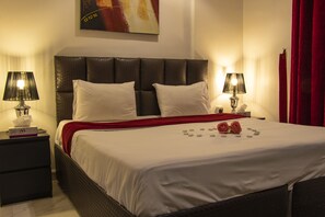 2 habitaciones, caja de seguridad en la habitación y cortinas blackout