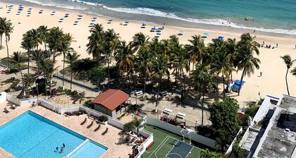 This is a relaxing18th floor front beach apartment, with magnificent ocean view