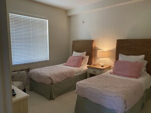 2 soverom, skrivebord og wi-fi