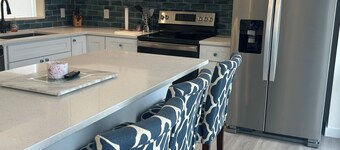 3 bedroom, 2.5 bath unit - Ocean, bay and pool all in a day!