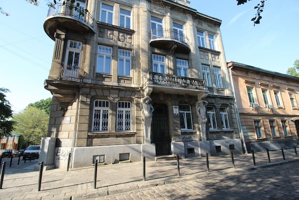 Esterni