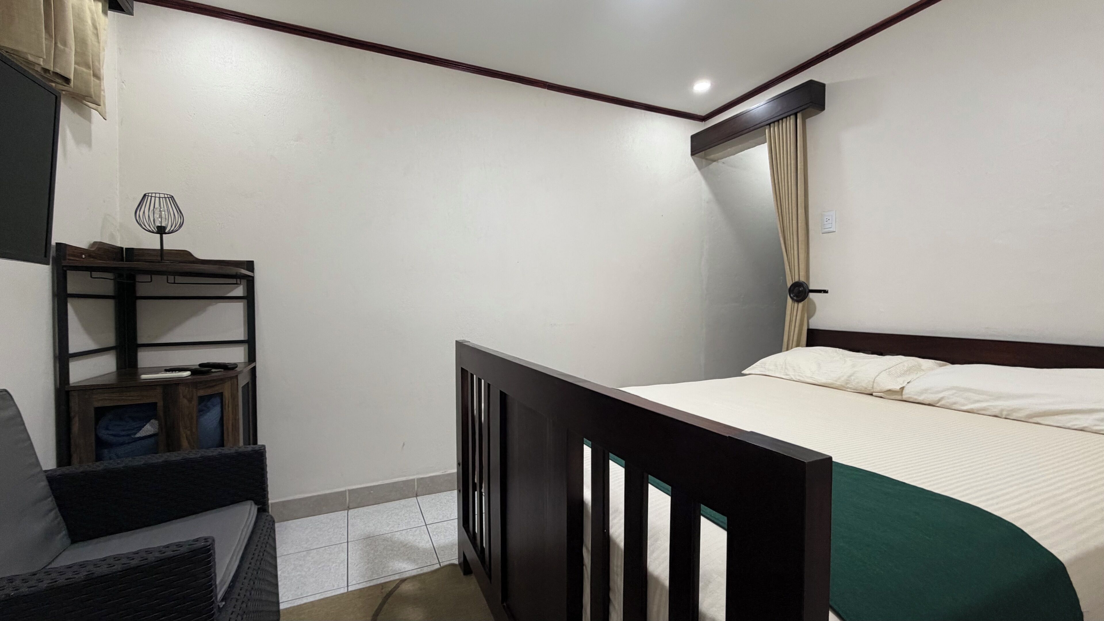 1 bedroom, iron/ironing board, WiFi (free), bed sheets